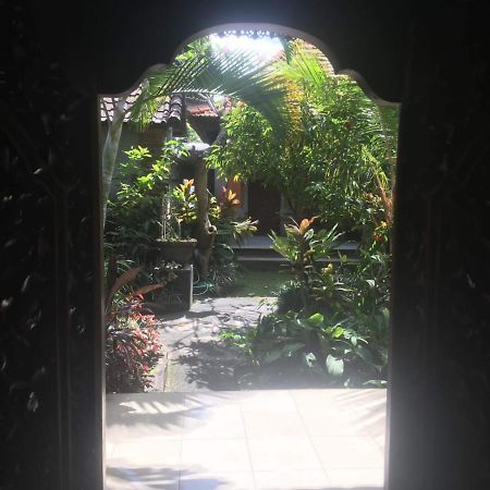 Family Guest House Ubud Esterno foto