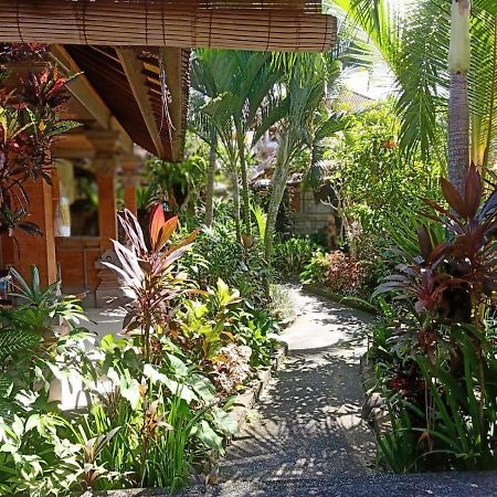 Family Guest House Ubud Esterno foto