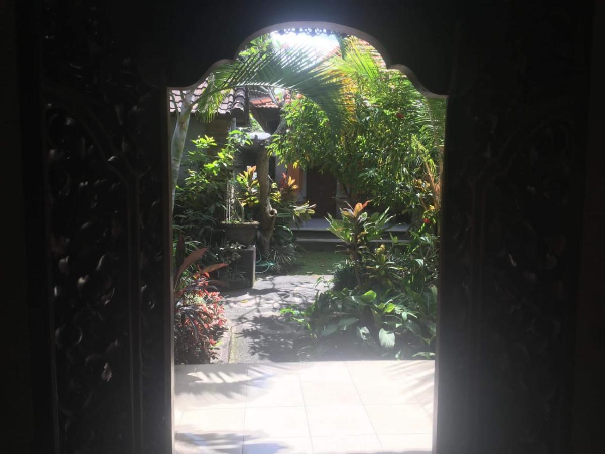 Family Guest House Ubud Esterno foto